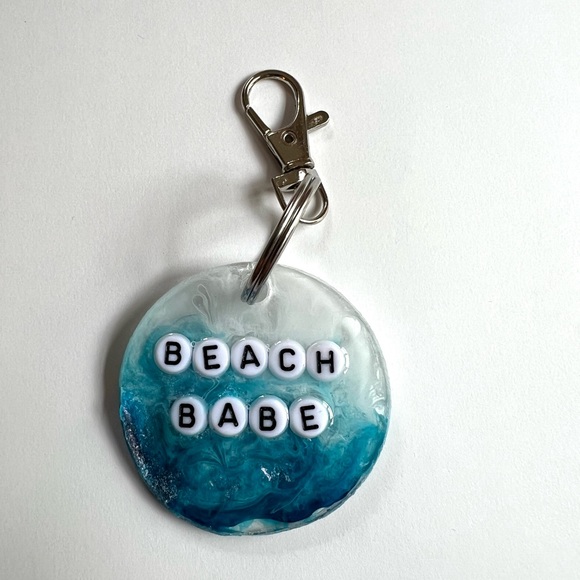 Custom Resin Keychain “Beach Babe” - Picture 2 of 2